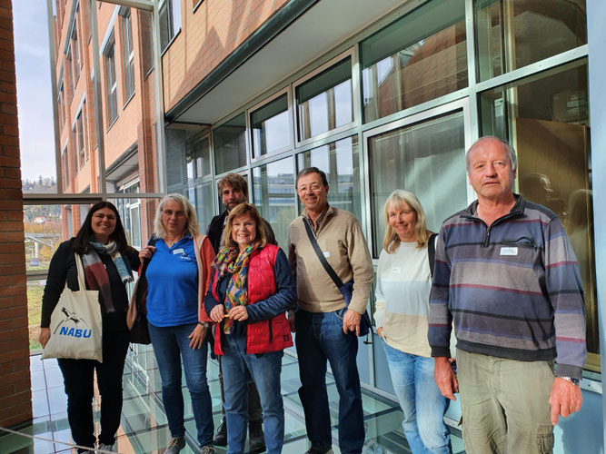 NABUs aus dem ganzen Regierungsbezirk beim Netzwerktreffen! V.l.n.r.: NABU Neckar-Alb, NABU Allgäu-Donau-Oberschwaben, NABU Kißlegg, 2x NABU Reutlingen, NABU Federseezentrum, NABU Mössingen. Anm.: Es fehlten beim Foto NABU Tübingen und NABU Rottenburg.