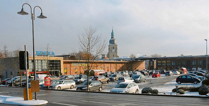 Der Edeka Markt in Nottuln, links dahinter beginnt der Rhode-Park, Foto Ludger Warnke