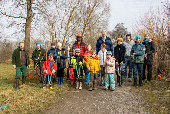 Biotoppflege an der Brchrainwiese mit Astscheren und Motorsägen