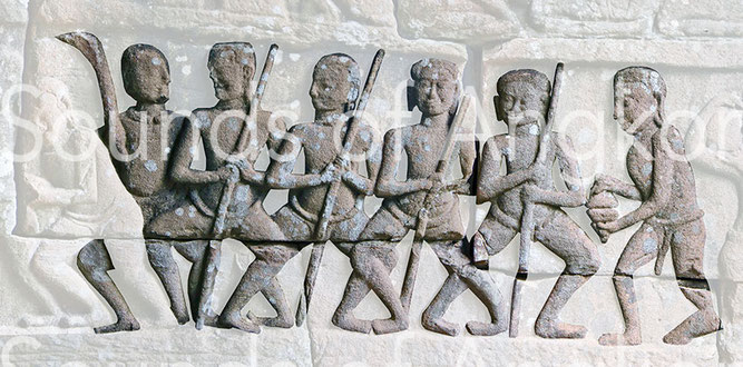 Five characters dancing with sticks or dams, accompanied by cymbals when building a temple. Bayon.