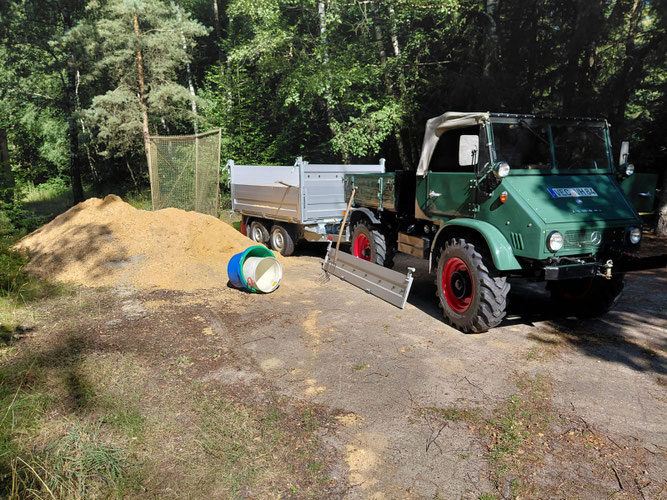 Holzspäne des Landkreises Vechta für die Hirschkäfermeiler des NABU Damme