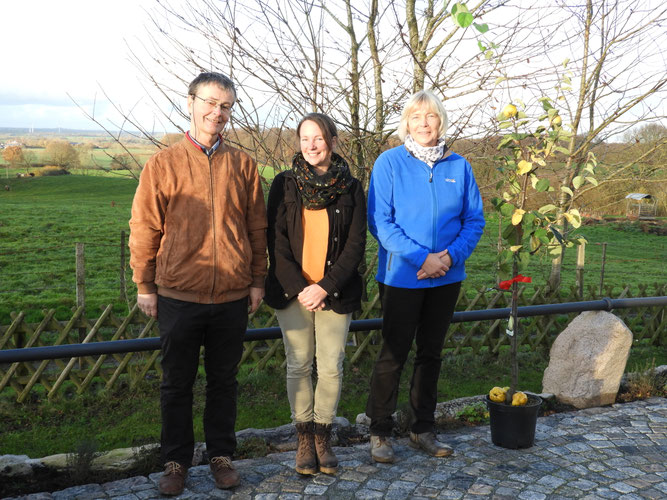 Die Vorstandssprecher*innen des NABU Ostholstein-Süd: Oliver Juhnke, Dr. Anja Stähle, Carolin Welchert (v. li.). Foto: Oliver Juhnke/NABU