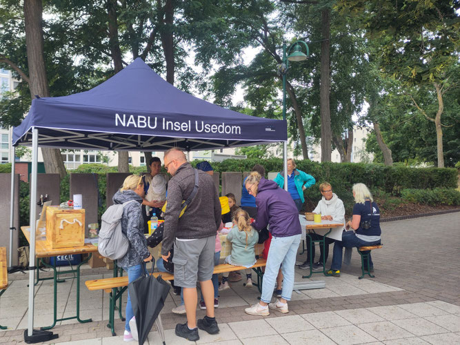 Familien basteln Insektenhotels