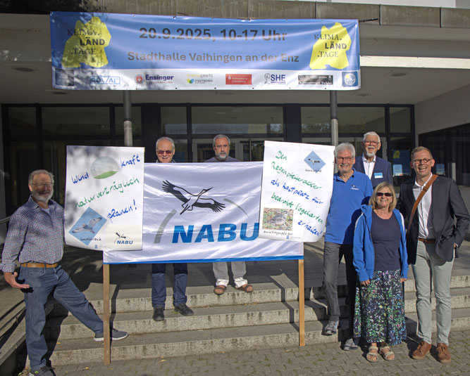 Bild: NABU auf den KLIMA.LÄND.TAGEN in Vaihingen Enz; rechts im Bild der Vaihinger Oberbürgermeister Uwe Skrzypek; Foto Dr. Thomas Gölzer