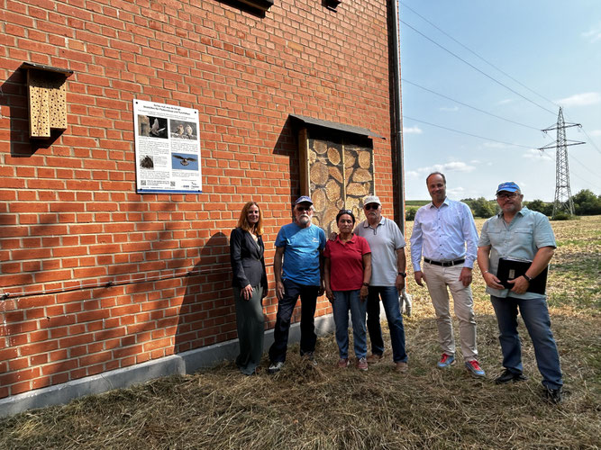 Von links: Bettina Dillge (EWR), Paul Britz, Saida Schulze, Ulli Vatter (NABU Rhein-Selz), Erik Müller (EWR) und Thomas Steinocher (NABU Rhein-Selz). Bild: C. Gerlach (EWR)