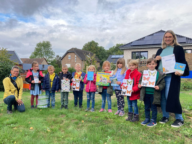 Mehr Platz für Falter jetzt wird´s bunt schmetterlingsfreundliche Gärten NRW Friedhöfe Kindergarten Kindergärten Schule Schulen Wettbewerb Plakette NABU Düren