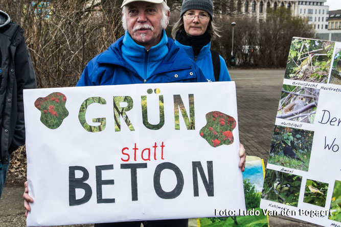 NABU-Protest gegen Flächenversiegelung und Lebensraumverlust. Foto: Ludo Van den Bogaert