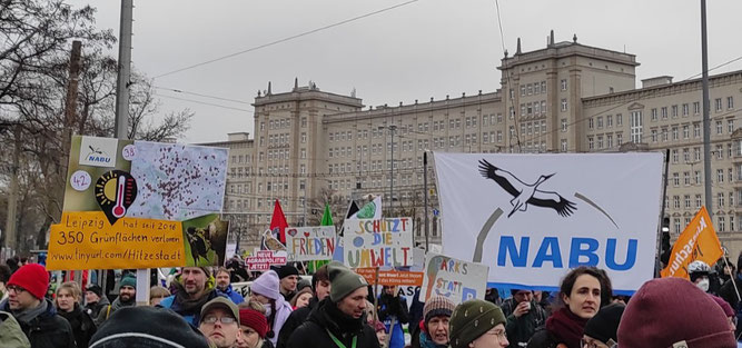 Für Klima- und Naturschutz: NABU und NAJU beim Klimastreik in Leipzig. Foto: Karsten Peterlein