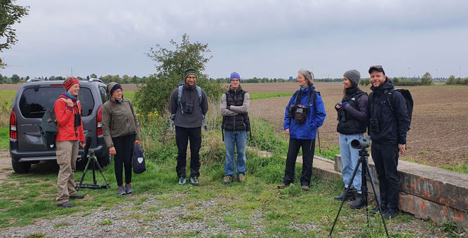 Beatrice Jeschke vom NABU Leipzig informierte am Anfang der Exkursion über die Aktion EuroBirdWatch. Foto: René Sievert