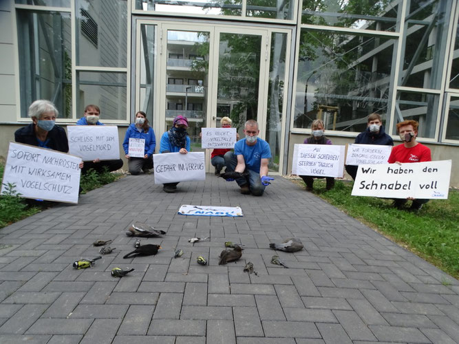 Mahnwache für die getöteten Vögel. Foto: NABU Leipzig