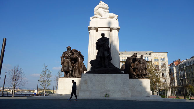 Мемориал Kossuth Memorial у Парламентв