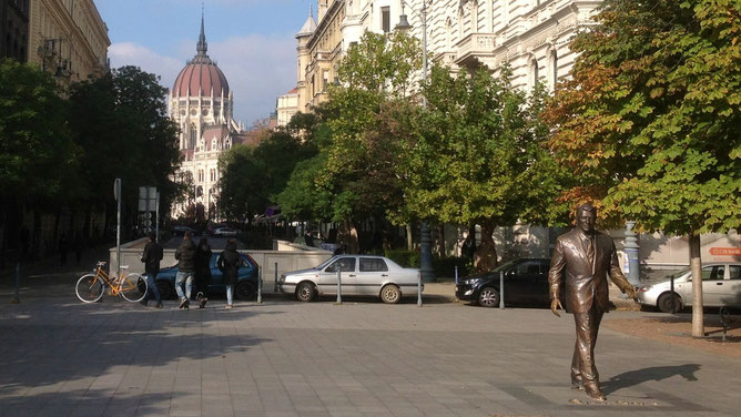 Бронзовая скульптура Рональду Рейгану, Будапешт, памятник Рейгану в Будапеште