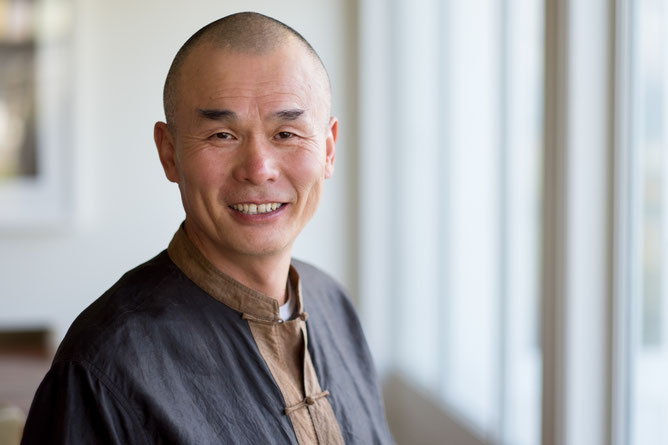 Yuan Tze, Qigong Lehrer