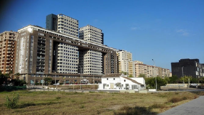 Alquería engullida por la ciudad y por la Universidad de Valencia 