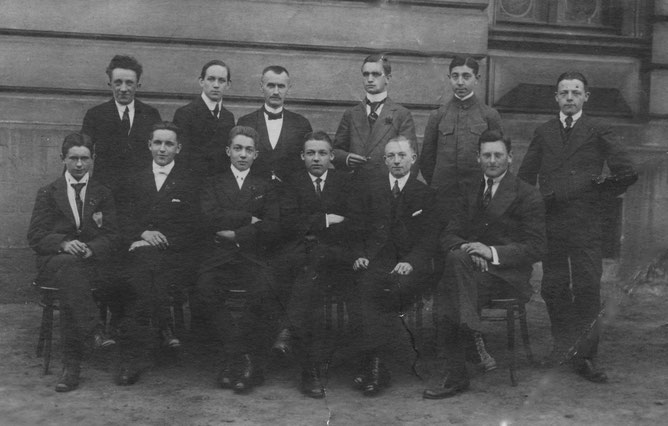 Erinnerungsfoto 1921: Großvater Julius Deichmann (Mitte, sitzend) mit seinen Kollegen der Stadtverwaltung Soest