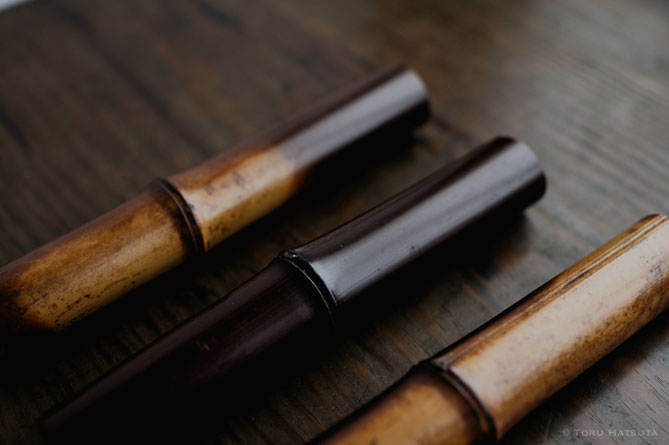 おなじ年数を経ても煤竹の色にはこれだけ違いがあります - Toru