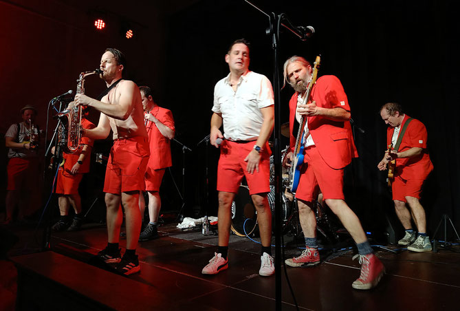 Eigentlich möchten wir nicht spekulieren, aber die Lokalmatadoren von Moskovskaya dürften beim Unterwaldhauser "Querbeat Festival" auch im kommenden Jahr wieder gesetzt sein. Foto: Miche Hepp