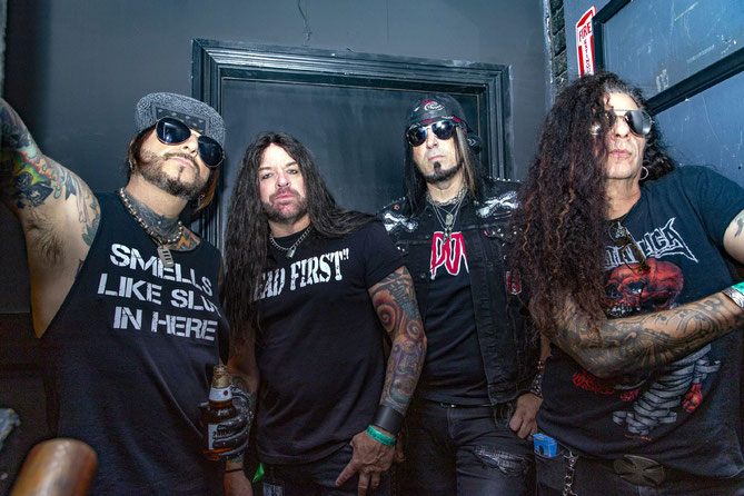 Für druckvollen Sleaze-Hardrock mit einem Händchen für gut ins Ohr gehendes Songwriting steht die US-Band Kickin' Valentina. Die vier Musiker aus Atlanta/Georgia touren im September durch Süddeutschland und die Schweiz. Foto: Promo