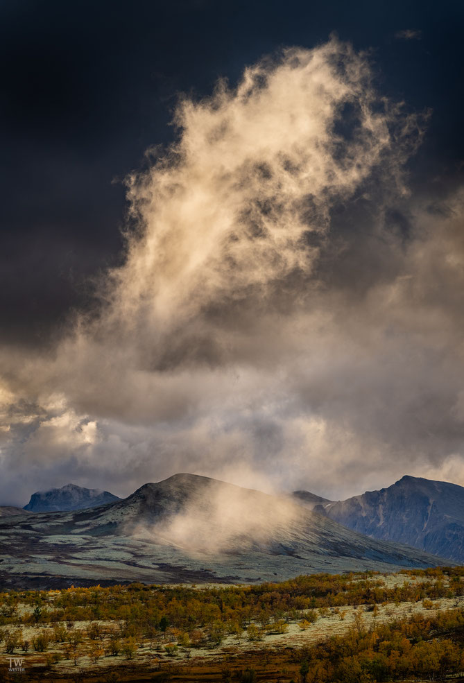 15. Dieses dramatische Wolkenbild hatte ich euch noch gar nicht gezeigt wie ich feststellen musste….