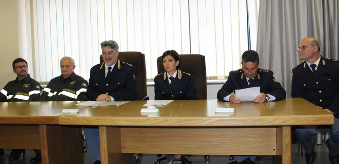 Soddisfazione è stata espressa dal comandante della polizia stradale di Frosinone (al centro nella foto) e da parte dei vigili del fuoco