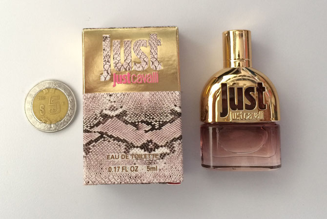 MINIATURA DE PERFUME JUST CAVALI vs MONEDA DE 5 PESOS