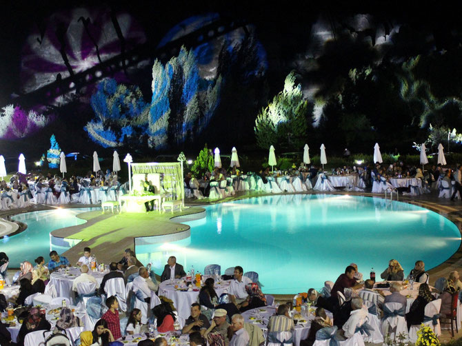 Hochzeitskino am Abend