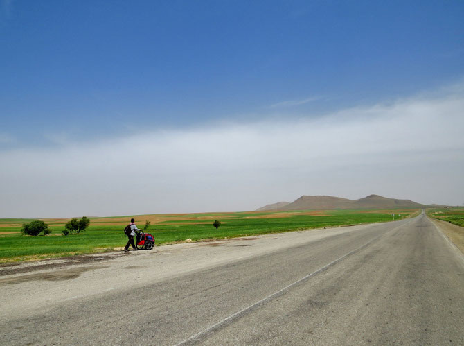 Monotone Hügellandschaft