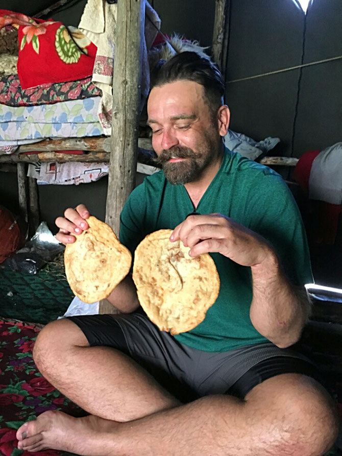 Learning cook Kyrgyz Nomad meal-Kuymak 