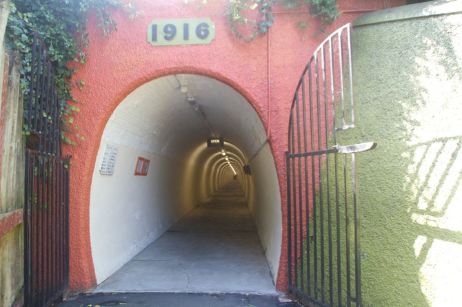 Tunnel zum Auffzug