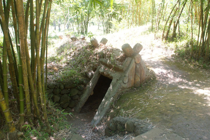 Ein Eingang zum unterirdischen Dorf