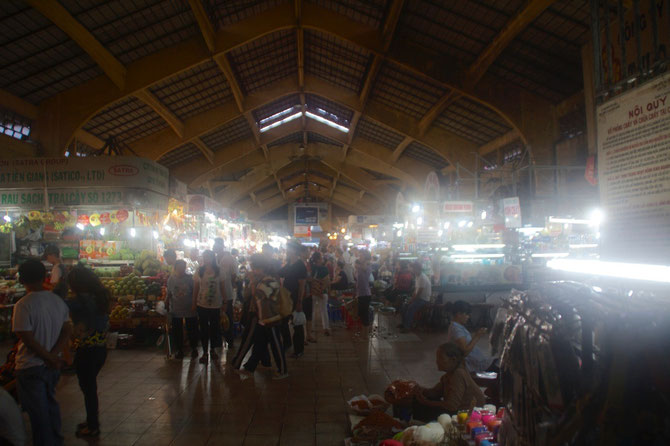Im "Ben Thanh Market"