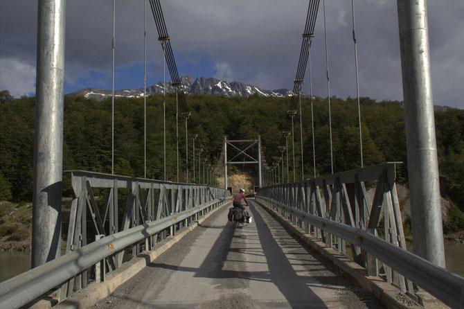 Brücke über den "Rio Mayer" 