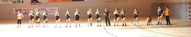 Equipo senior femenino que ha logrado el ascenso a la División de Honor Plata. Foto: Sección Balonmano.