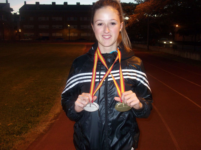 Ane Petrirena, atleta de Lagunak, campeona de España (categoría Juvenil) en 200 m. lisos en pista cubierta. Fotos: José Mari Colomo.