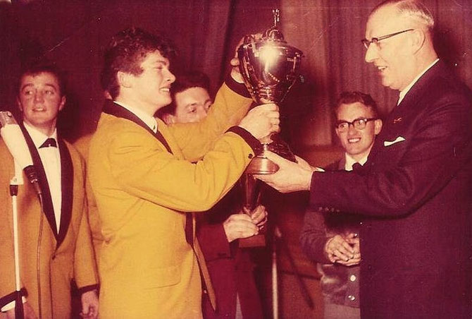 In 1964 wonnen ze de 1e prijs bij de AVRO Talentenjacht Teenagefestival in CARLTON te Eindhoven..