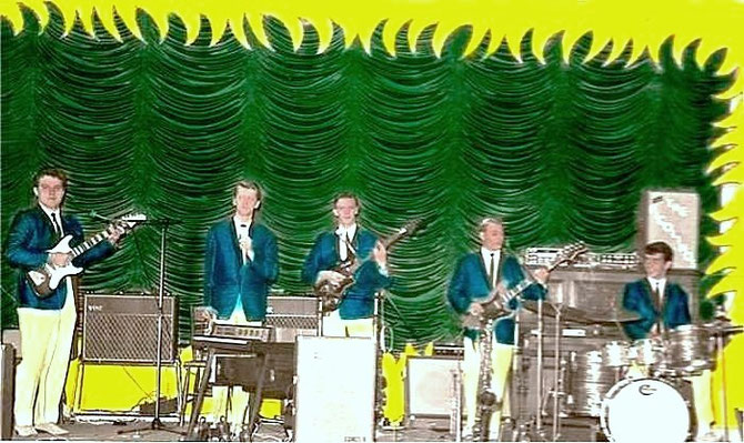 1965. Van links naar rechts:               Daan Smit, Janek Bukowski, Herman Kolker, Jopie de Haan, Paul Frissen.
