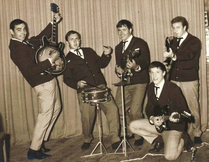 The Jumping Strings De website van redrockdevils!