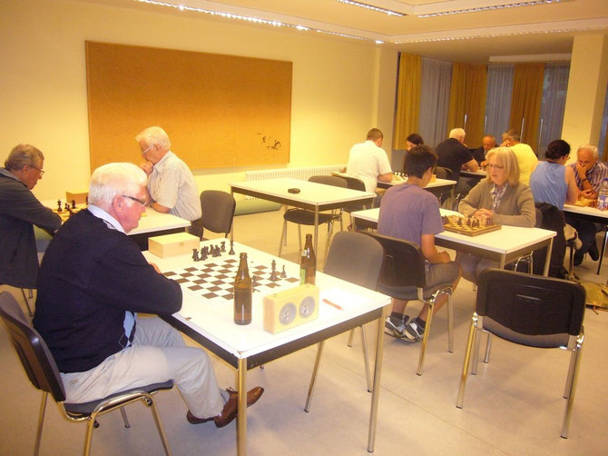Mit 13 Mitglieder war der 2. Trainingstag noch besser besucht als der 1. Tag, Alle waren mit viel Spass und Eifer dabei.