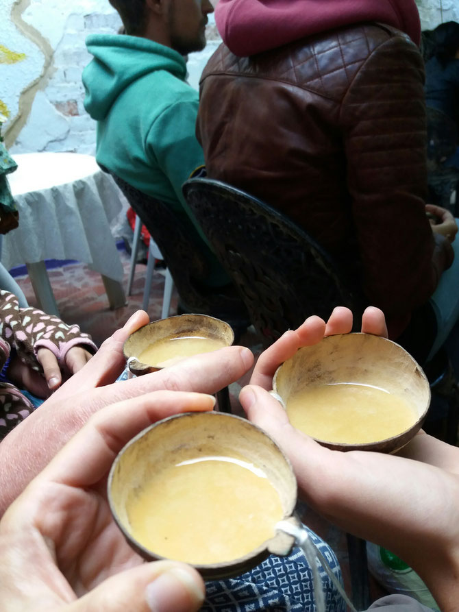 ...probierten wir (außer Romy wegen des Alkohols) Chicha. Sehr lecker!