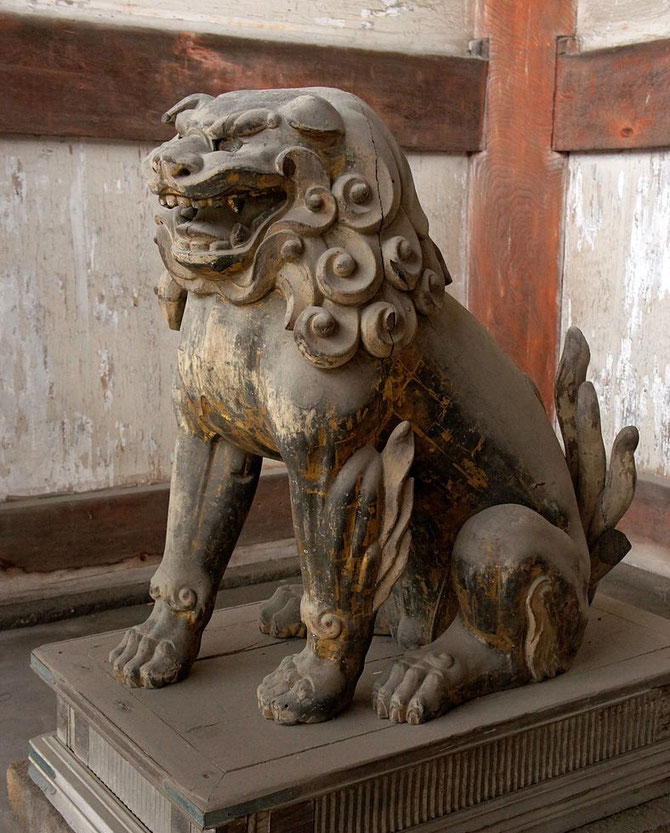 現在の狛犬（Wikipediaより-阿形の獅子/仁和寺）