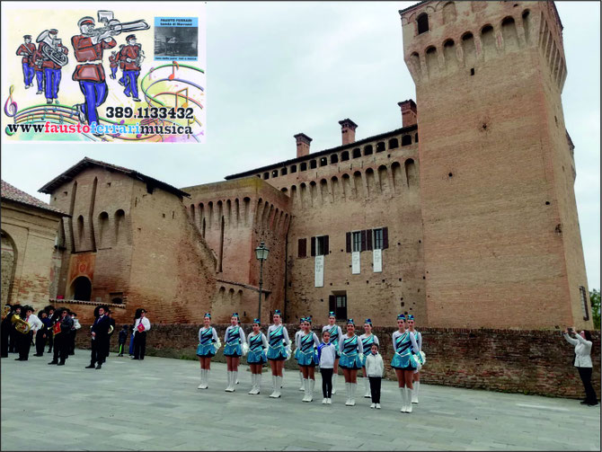 Fausto ferrari banda con musiche Bersaglieri e majorettes