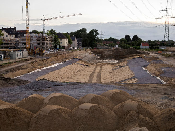 August 2012: Bodenaushub für den Niederfeldsee