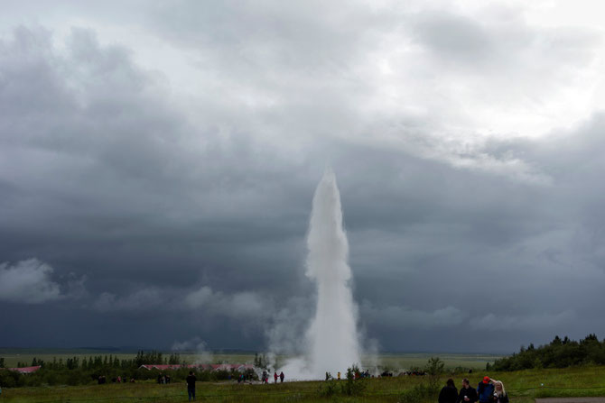 Eruption des Geysirs Strokkur