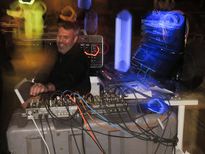 DJ in der Lounge des Designzentrums (Oktober 2011)