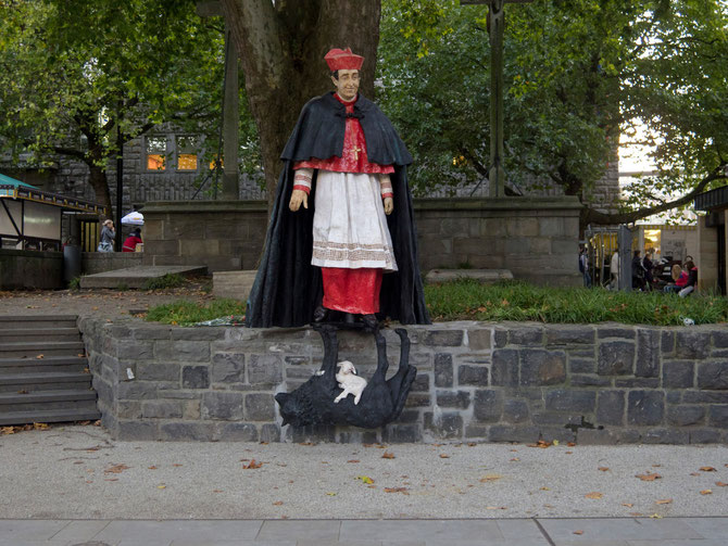 Denkmal für Kardinal Hengsbach von Silke Rehberg