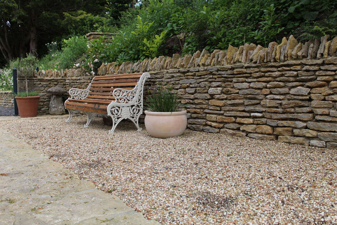 Garden walling with bench