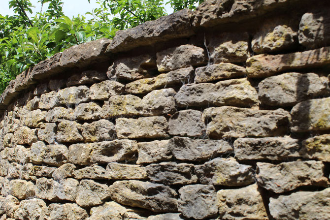 Flat spill stone