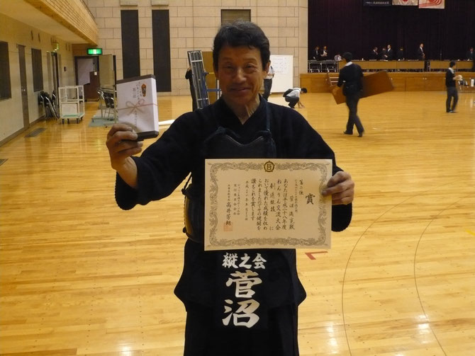 本大会2度目となる準優勝を飾った菅沼先輩。先輩の活躍は他のＯＢや現役学生に刺激を与えたに違いない。