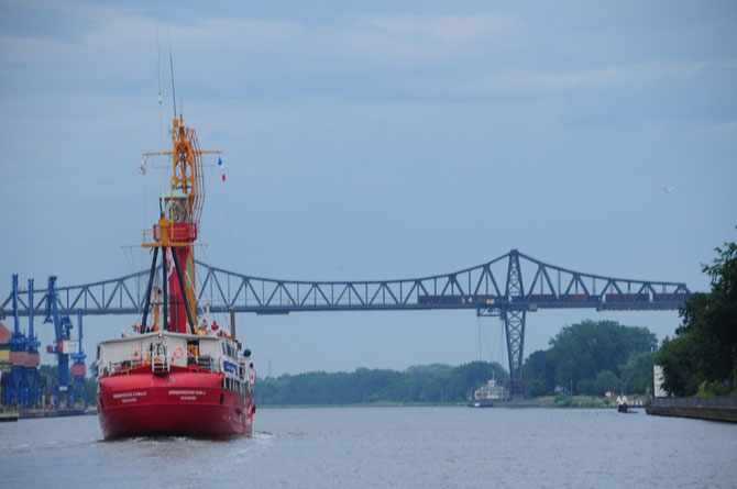 Feuerschiff Elbe 1 - "Bürgermeister O´swald" - vor der Rendsburger Eisenbahnbrücke