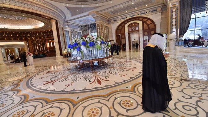 Nov. 2017 . Le Hall d'entrée du Ritz-Carlton, pratiquement désert, alors qu'il bruissait de monde jour et nuit !